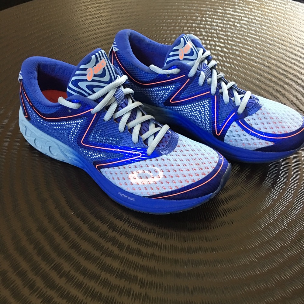 ASICS Noosa running shoes